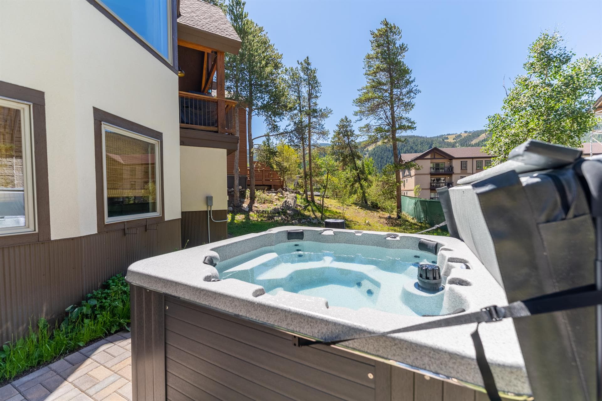 Rasor Court House - Image 4