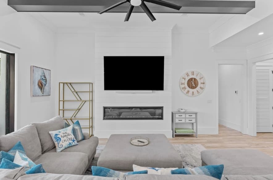 Happy by the Sea - Image 11