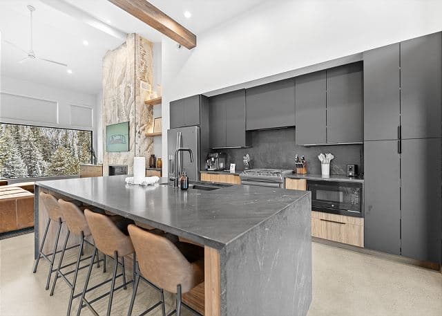 Ina's Way Townhome Unit B - Image 5