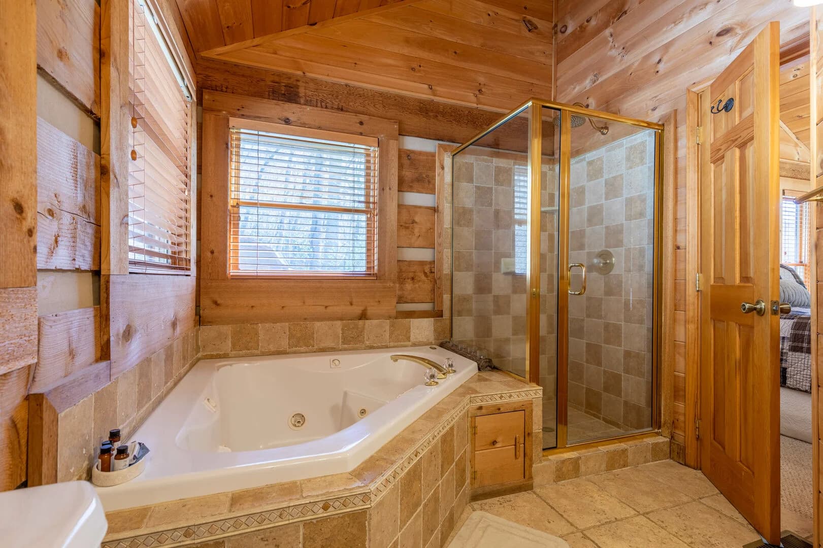 Mountain Time Home - Image 16