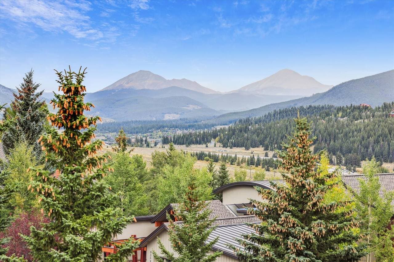 Corinthian Bella Vista - Image 53