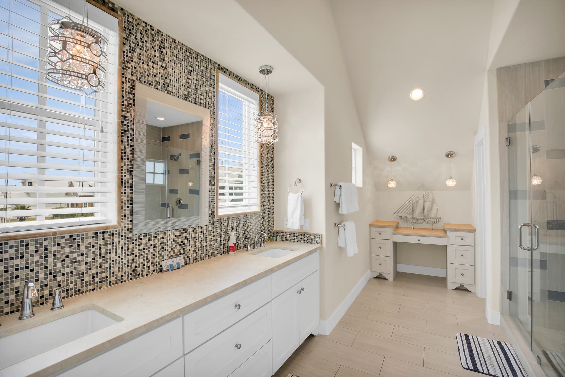 Luxe Palmilla Home - Image 13