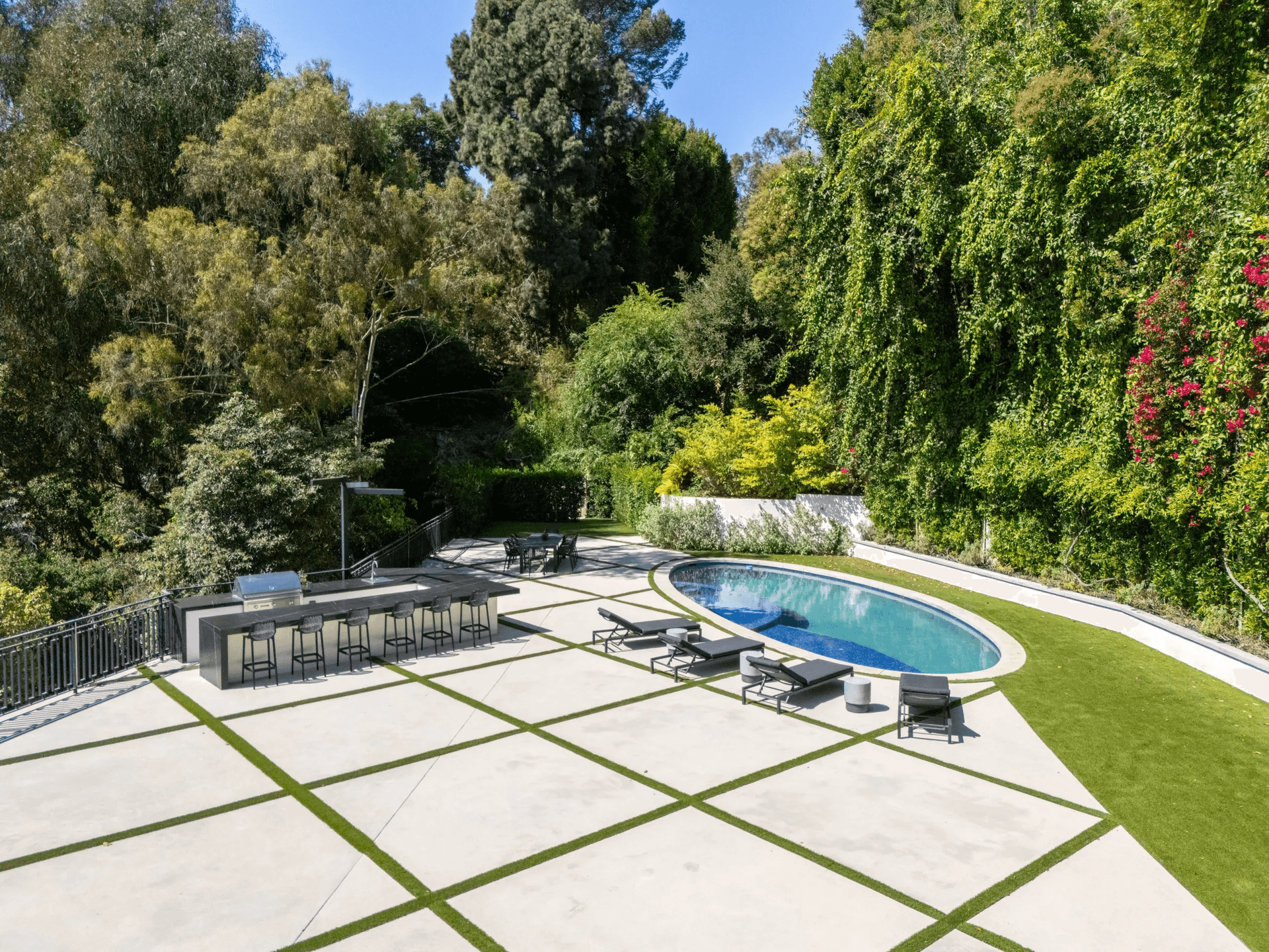 Noble Crest - Image 2