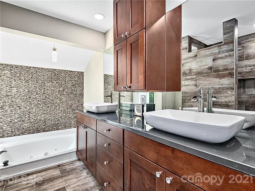 Shady Brook - Image 15