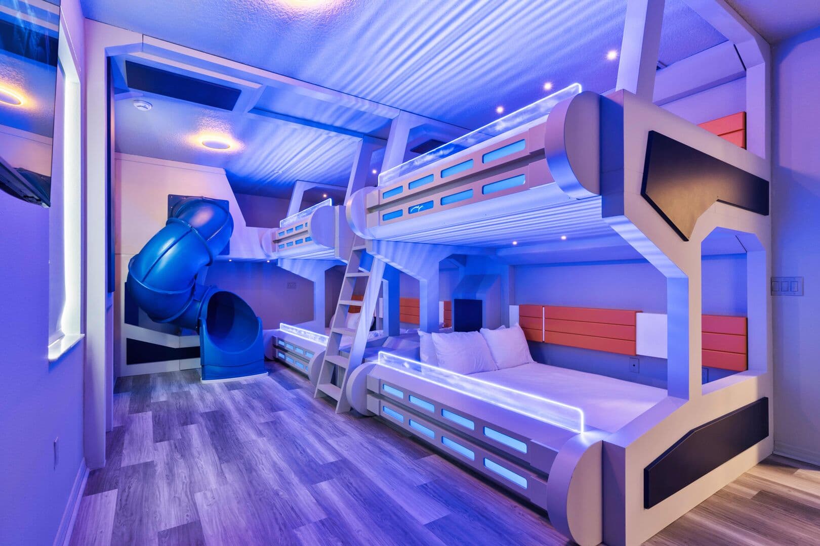 Grand View - Image 2