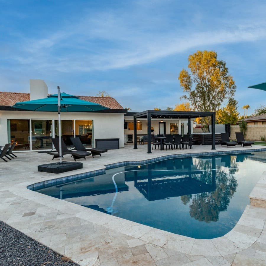 Elegance on the Green - Image 1