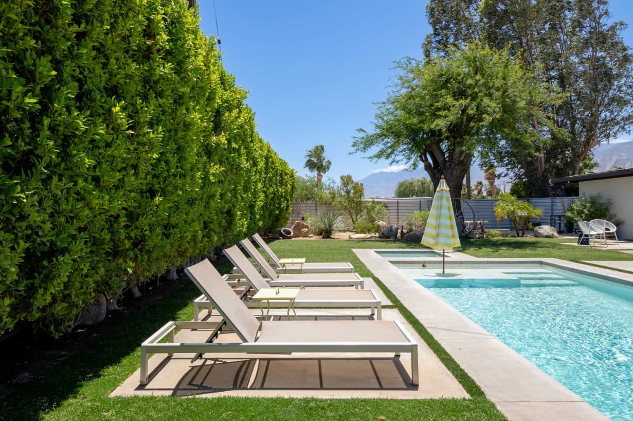 Hugh Kaptur's Mid Century Modern Oasis - Image 47