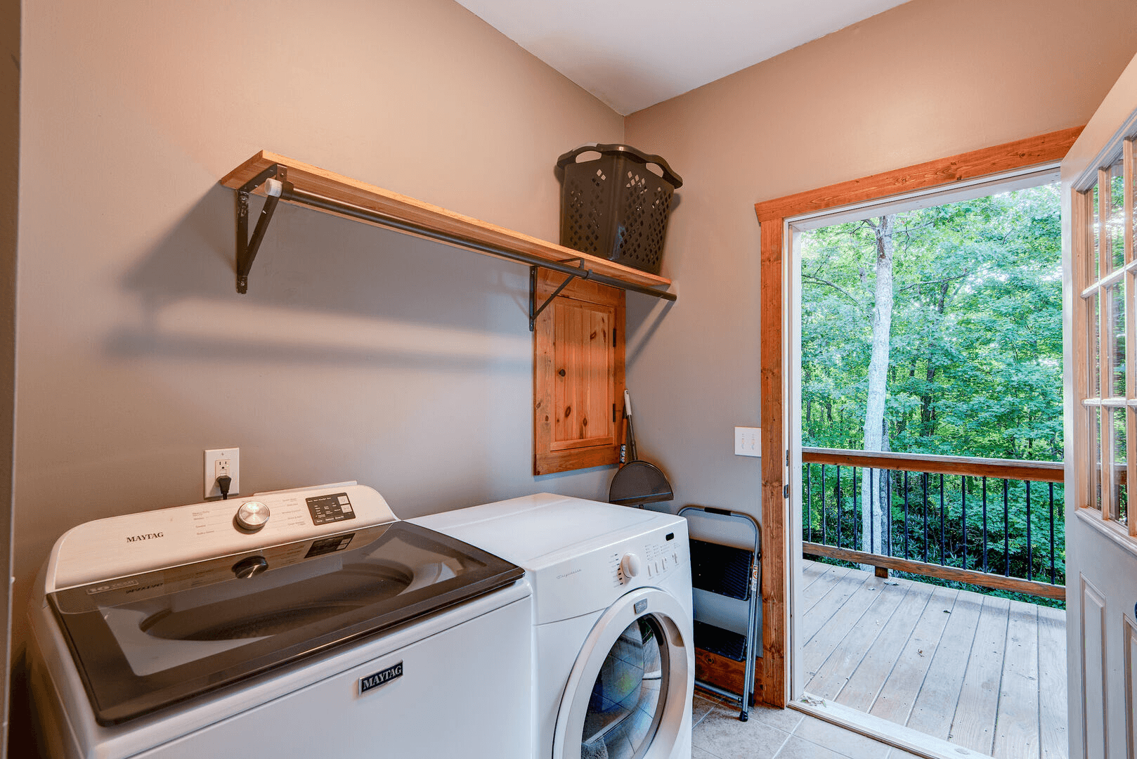 High on Cloud Nine - Image 23