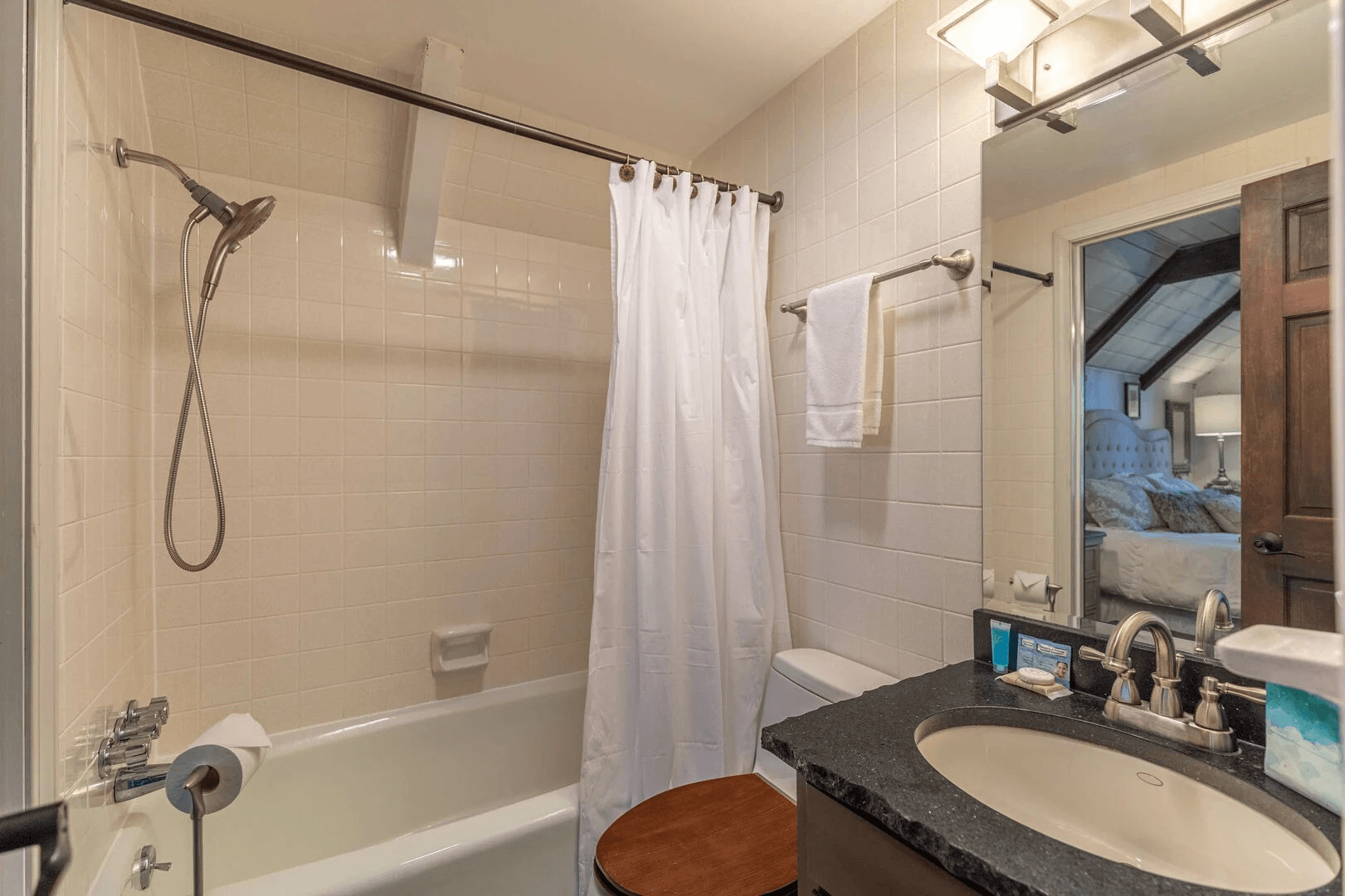 Halftime Haus - Image 13