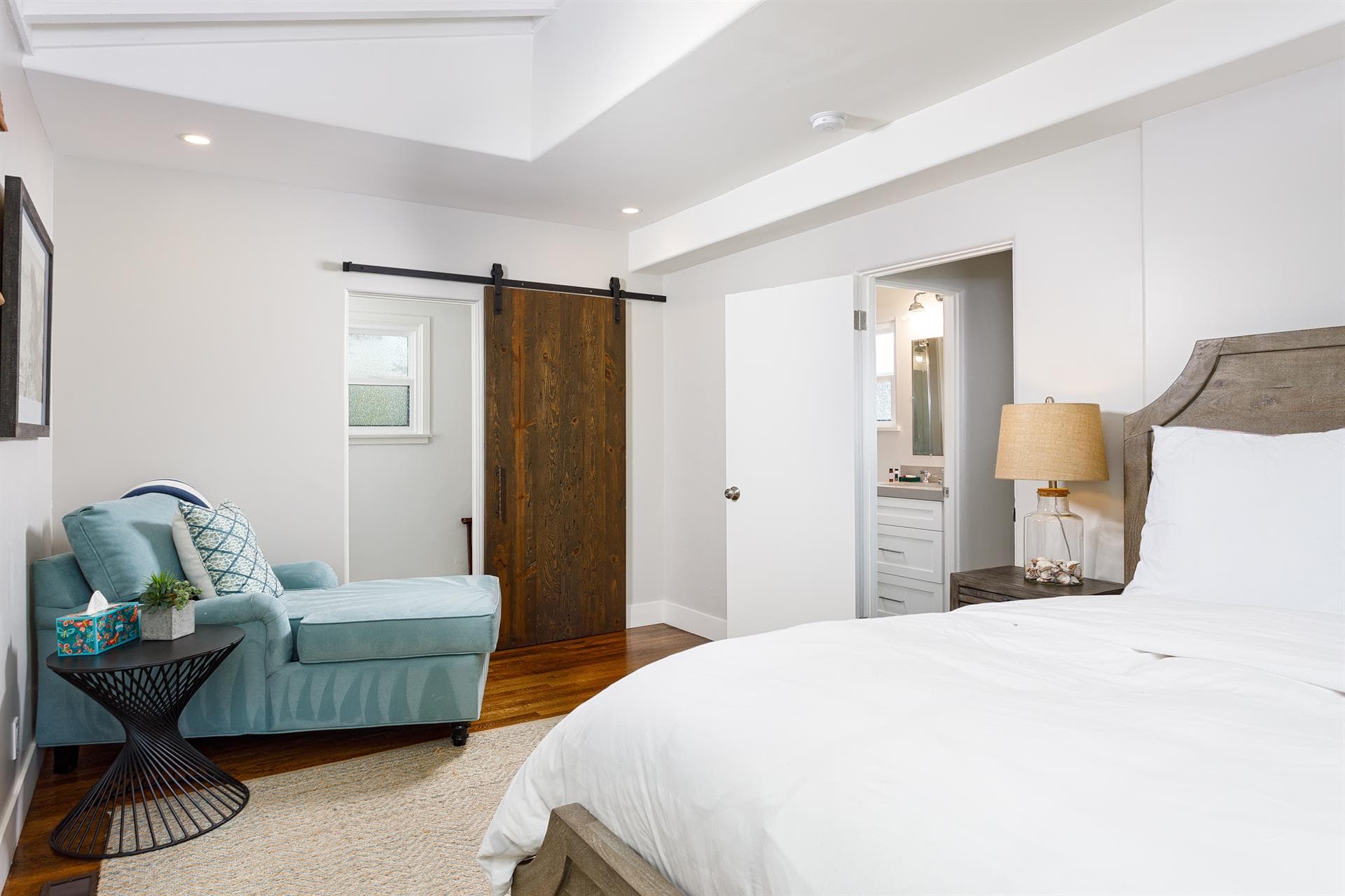 Harbor Beach Escape - Image 27