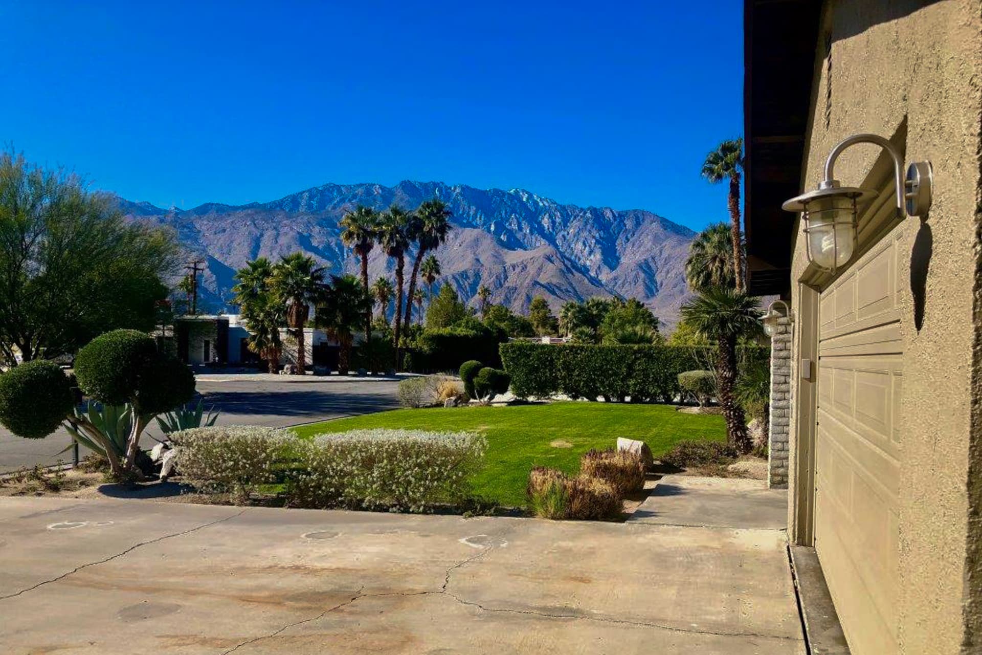 Palm Springs Modern Home - Image 25