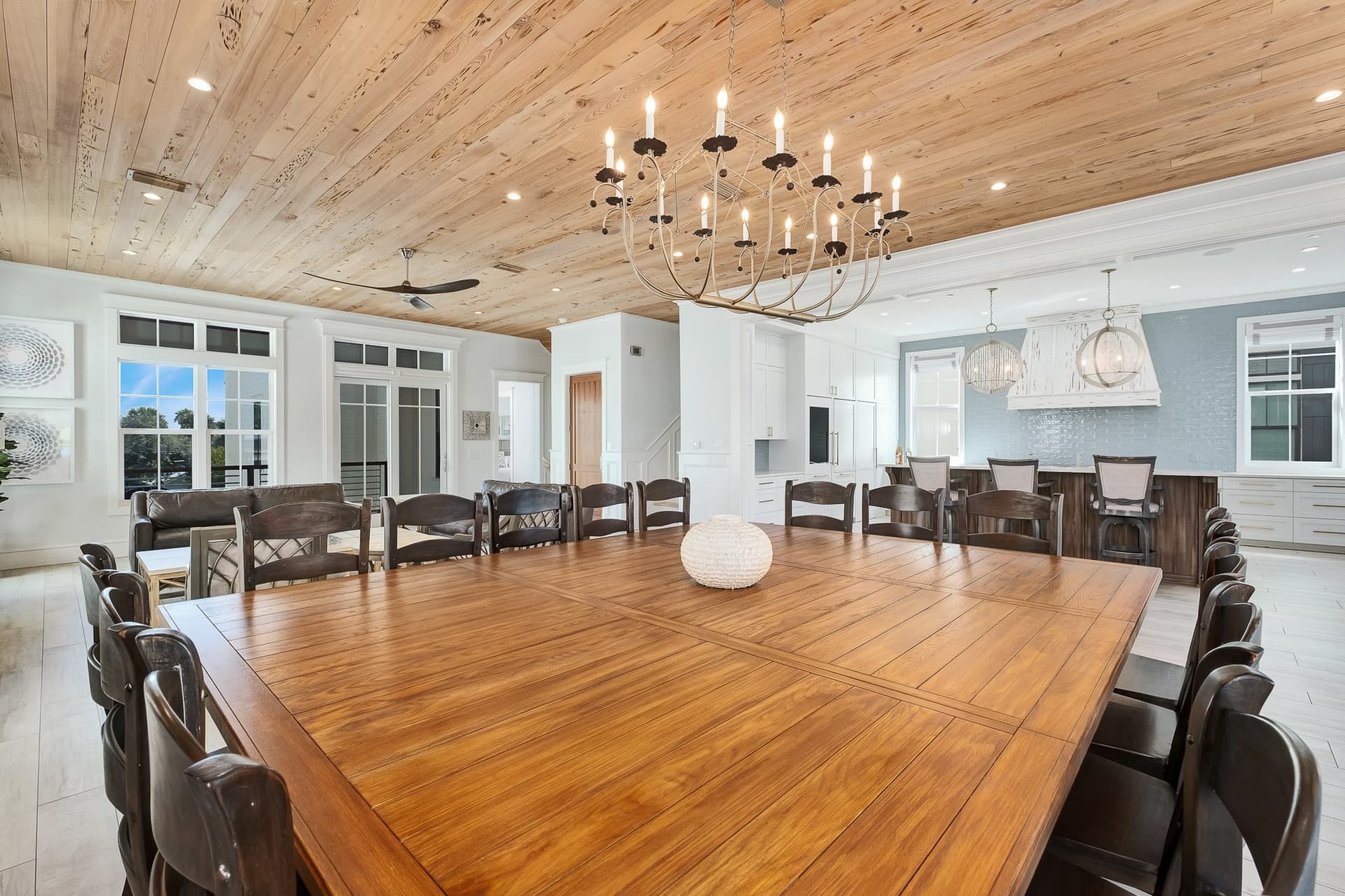 Oasis at Park Row Manor - Image 9