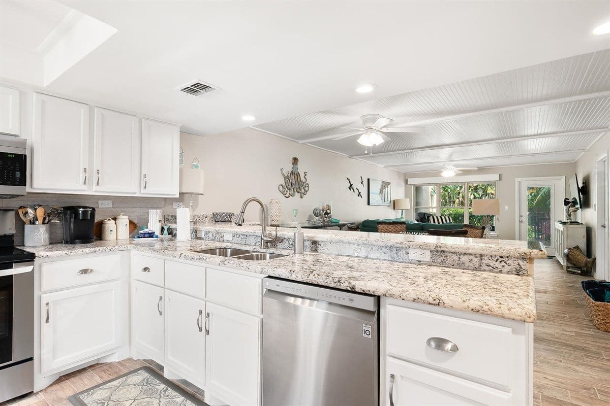 Beachview Residence - Image 6