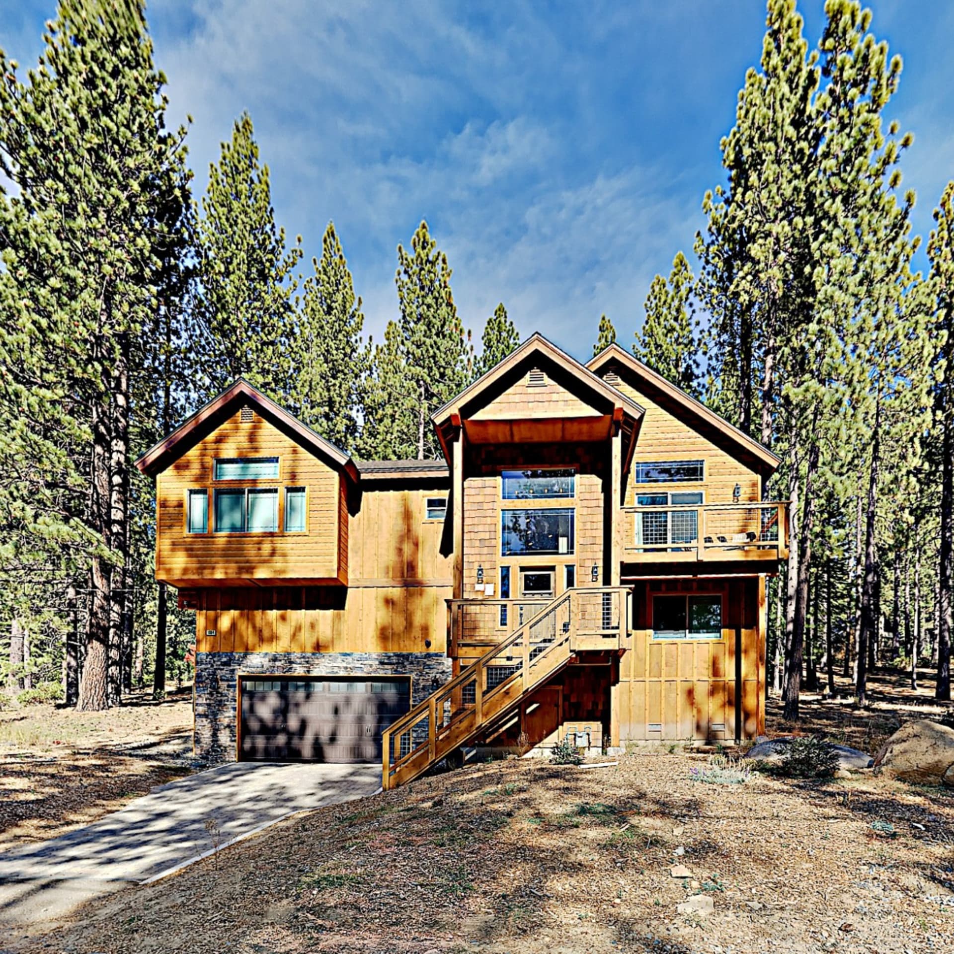 Luxury Mountain Retreat House - Image 1