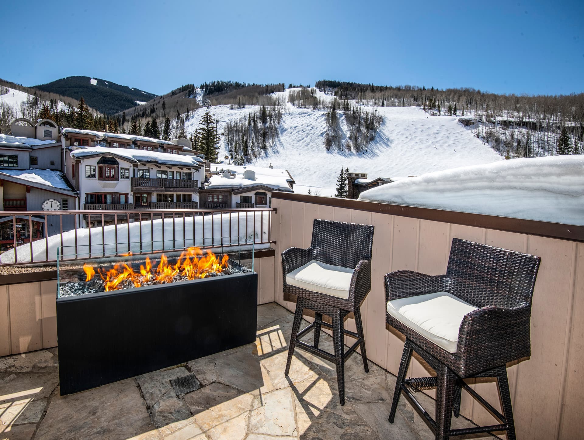 Red Lion Penthouse - Image 36