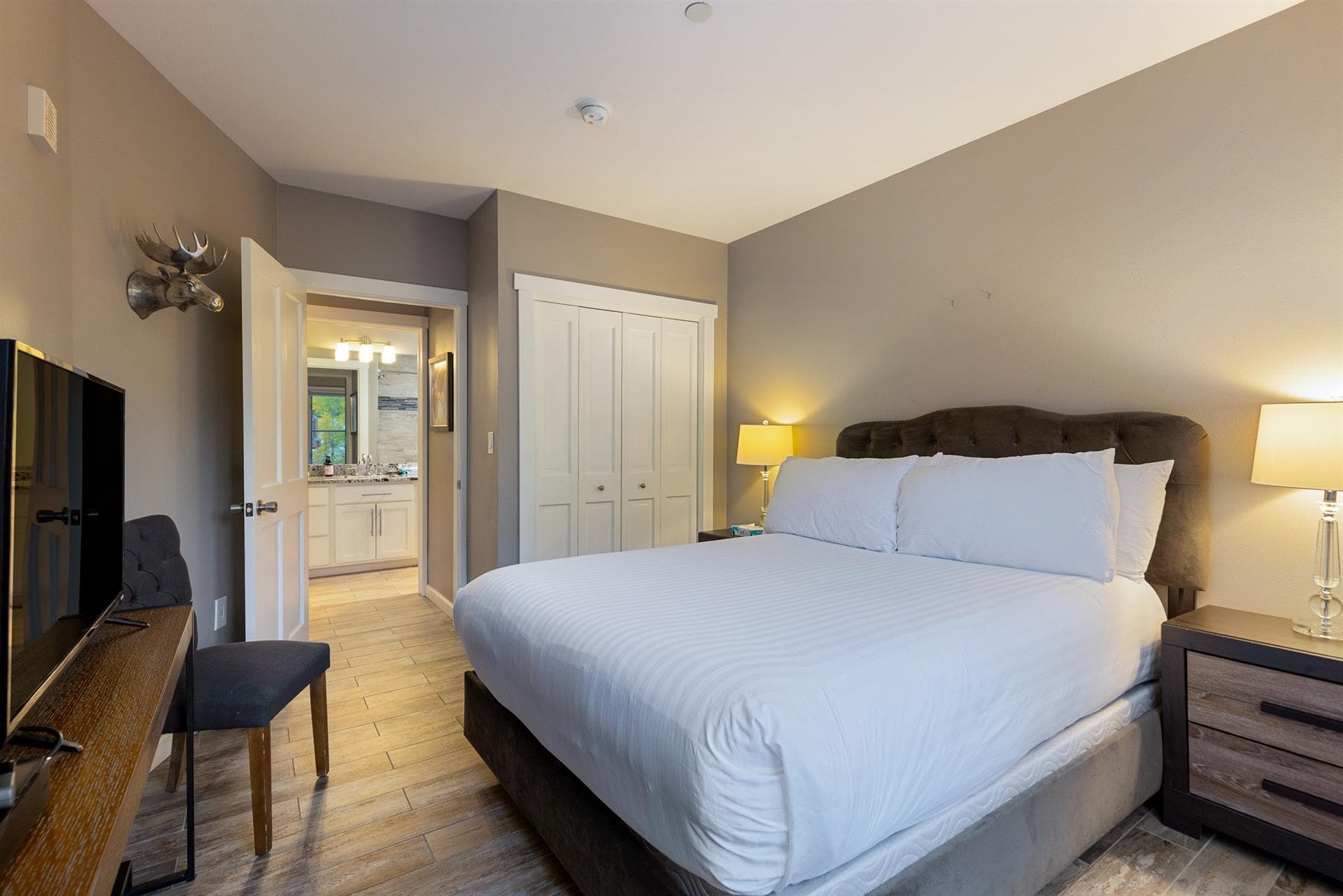 Bear Residence - Image 14