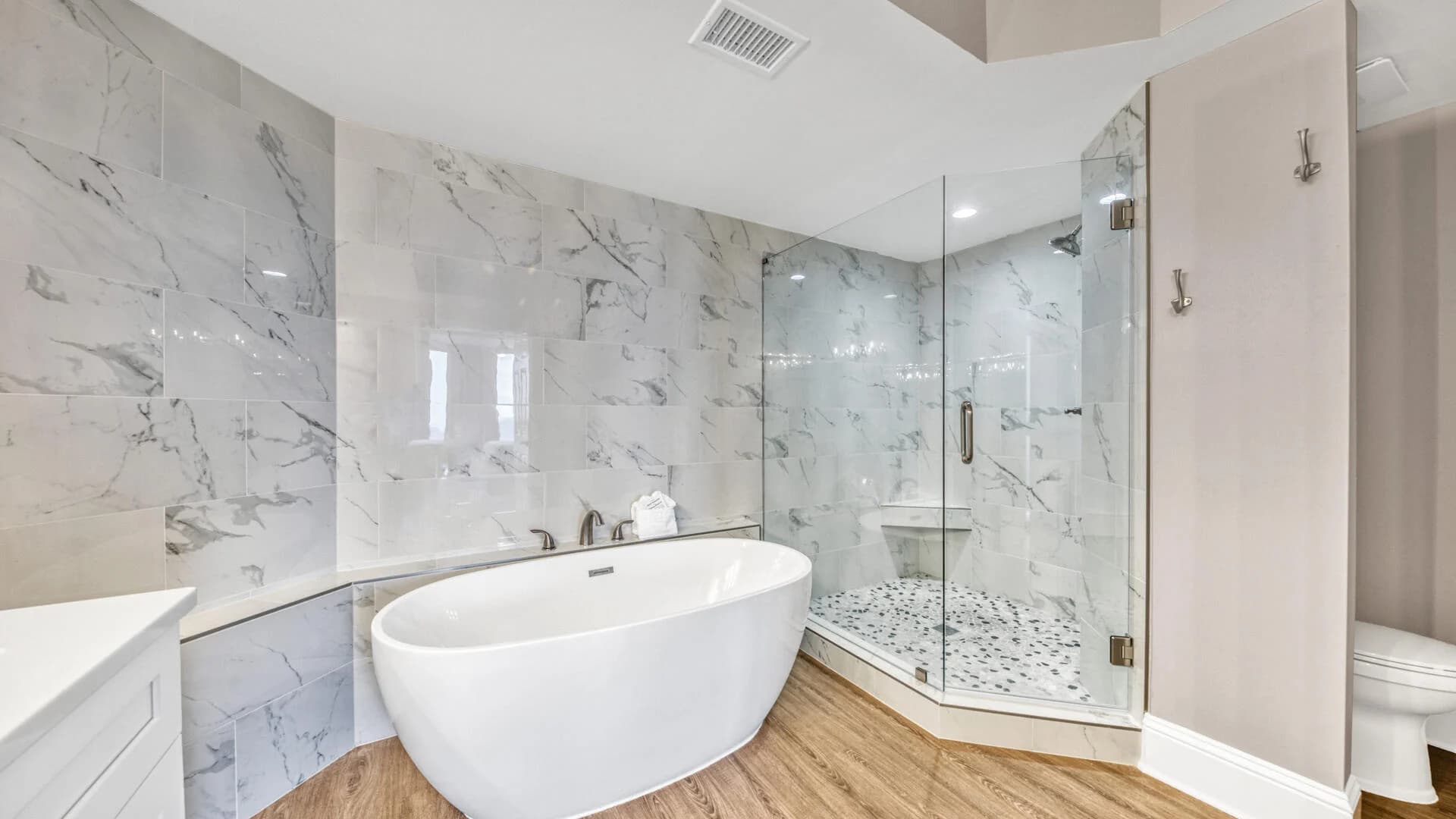 St. Maarten #907 - Image 15