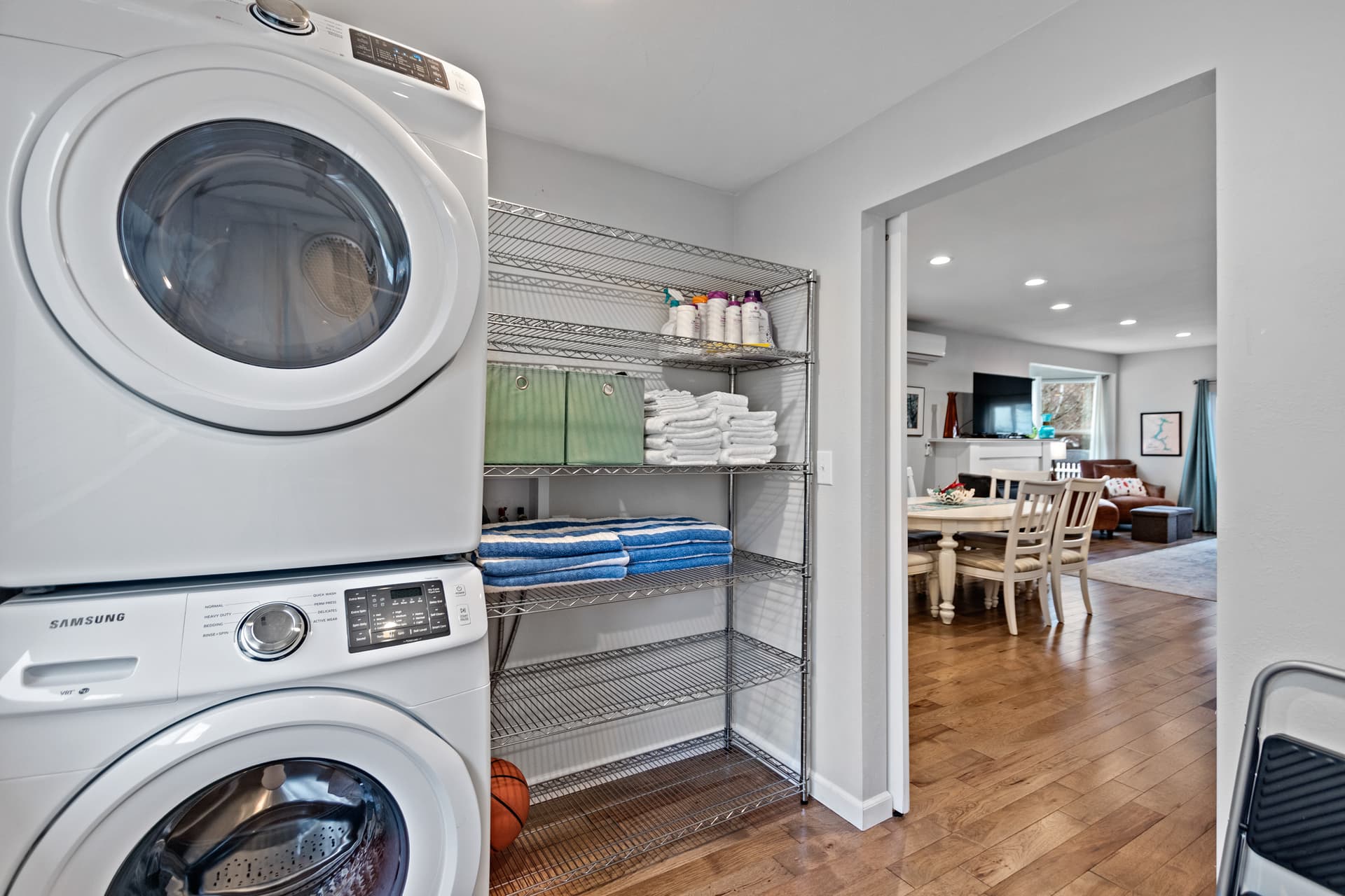 Cottage On The Corner - Image 21