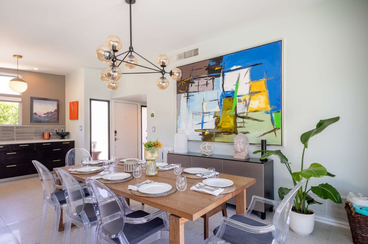 Hugh Kaptur's Mid Century Modern Oasis - Image 9