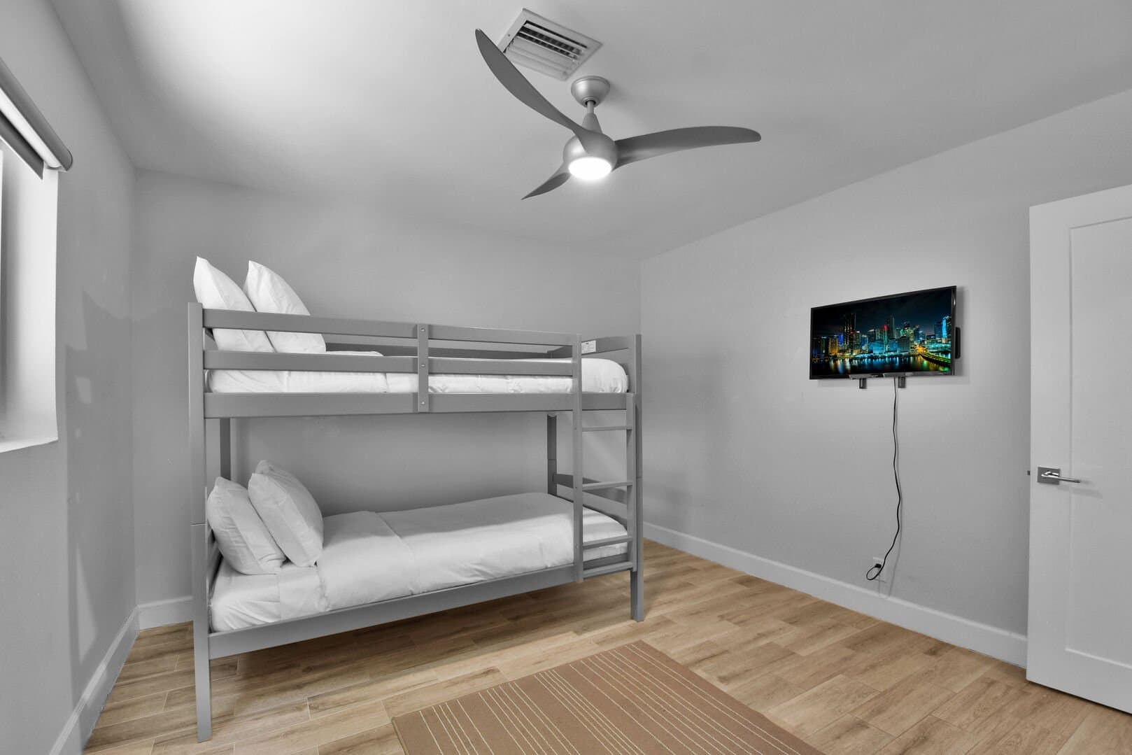 Knoll Ridge House - Image 30