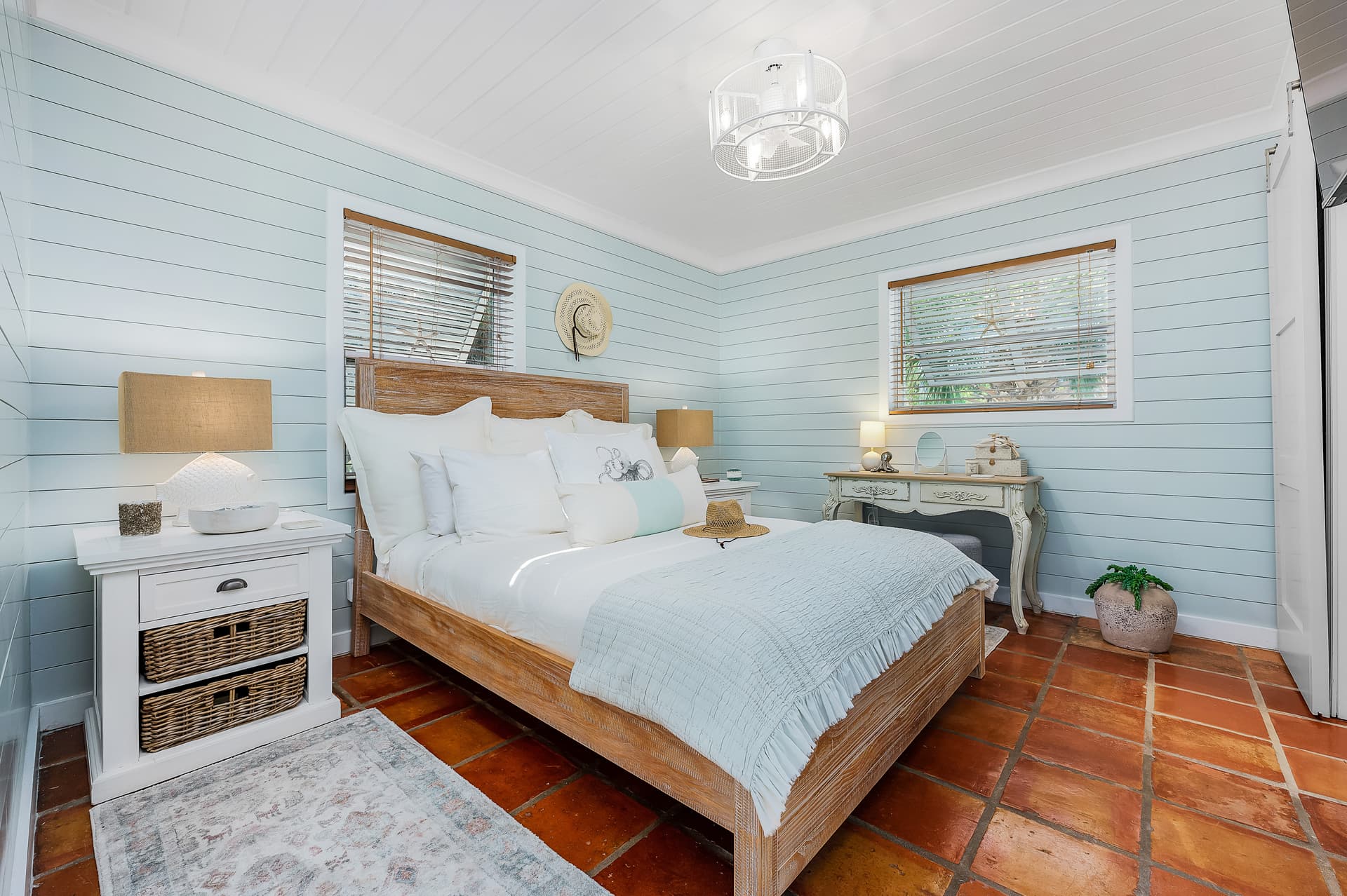 Seaview Hideaway House - Image 24