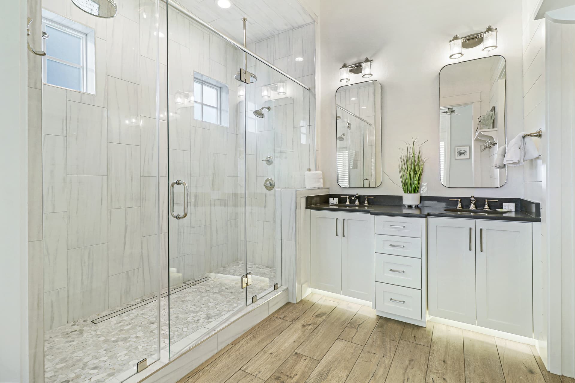 Pelican's Perch - Image 25