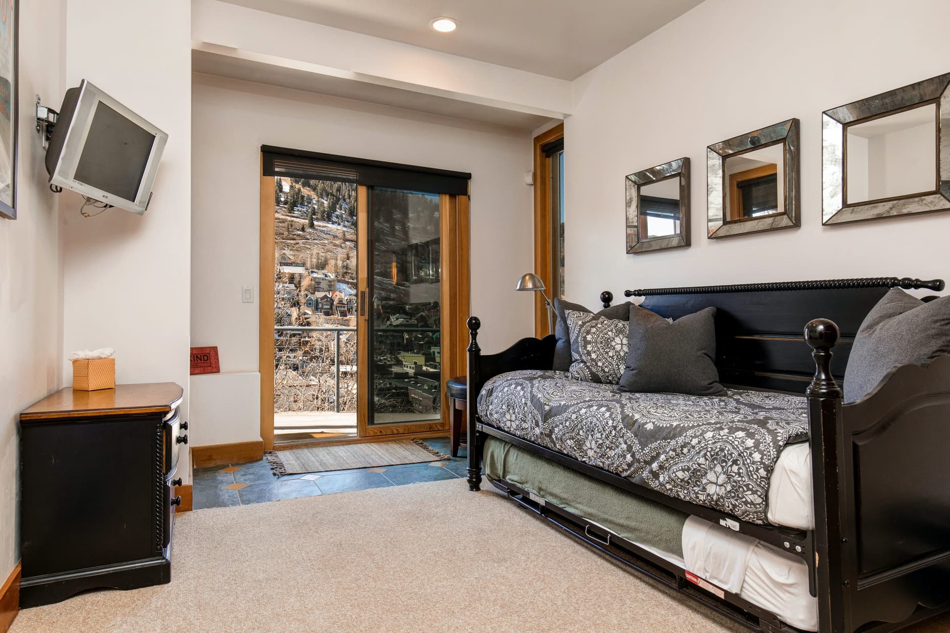 Old Town Overlook House - Image 21