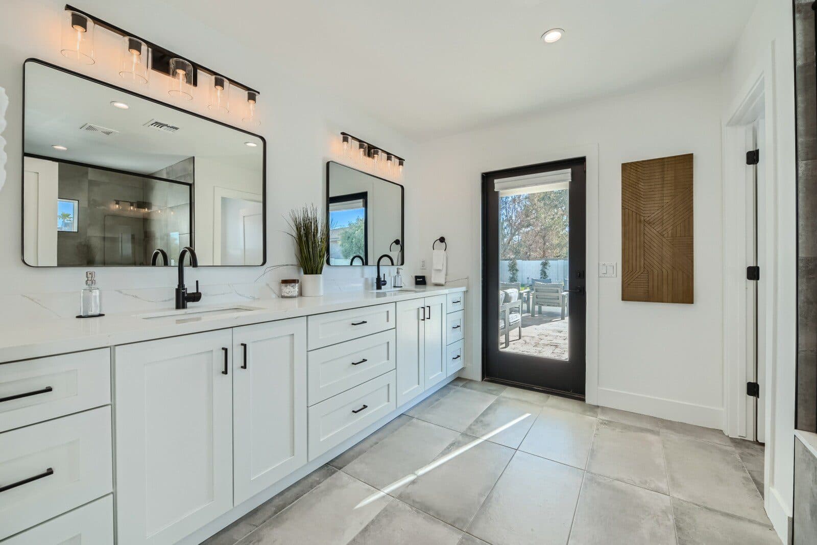 Palm Silhouette Villa - Image 18