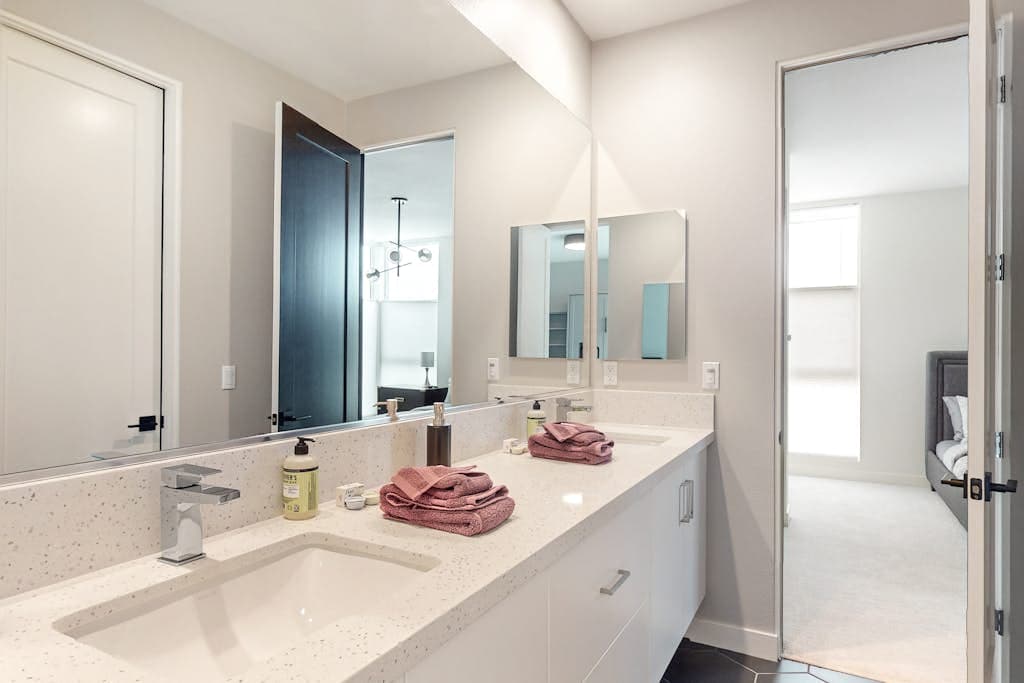 Majestic Mountain View - Image 21