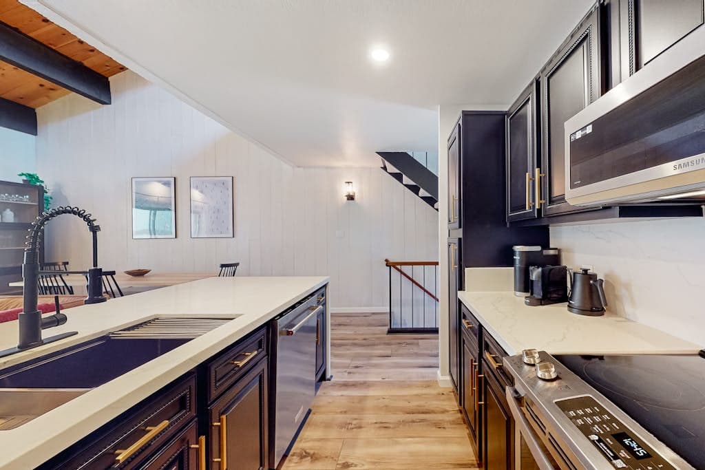 Modern Lake Tahoe Sanctuary - Image 4