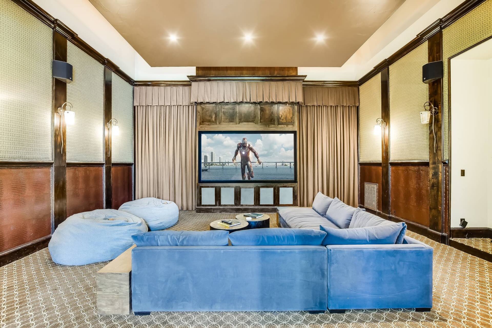 Autograph on Lake Austin - Image 31