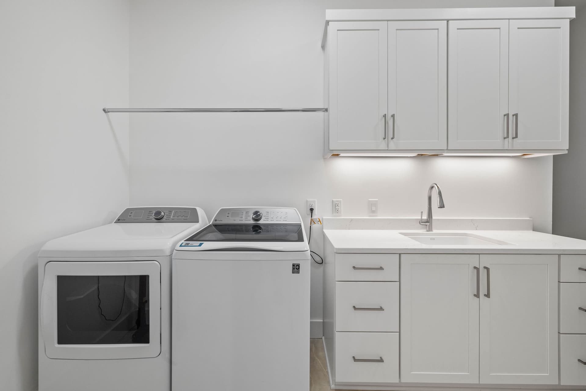 Eyes on Sunrise - Image 28