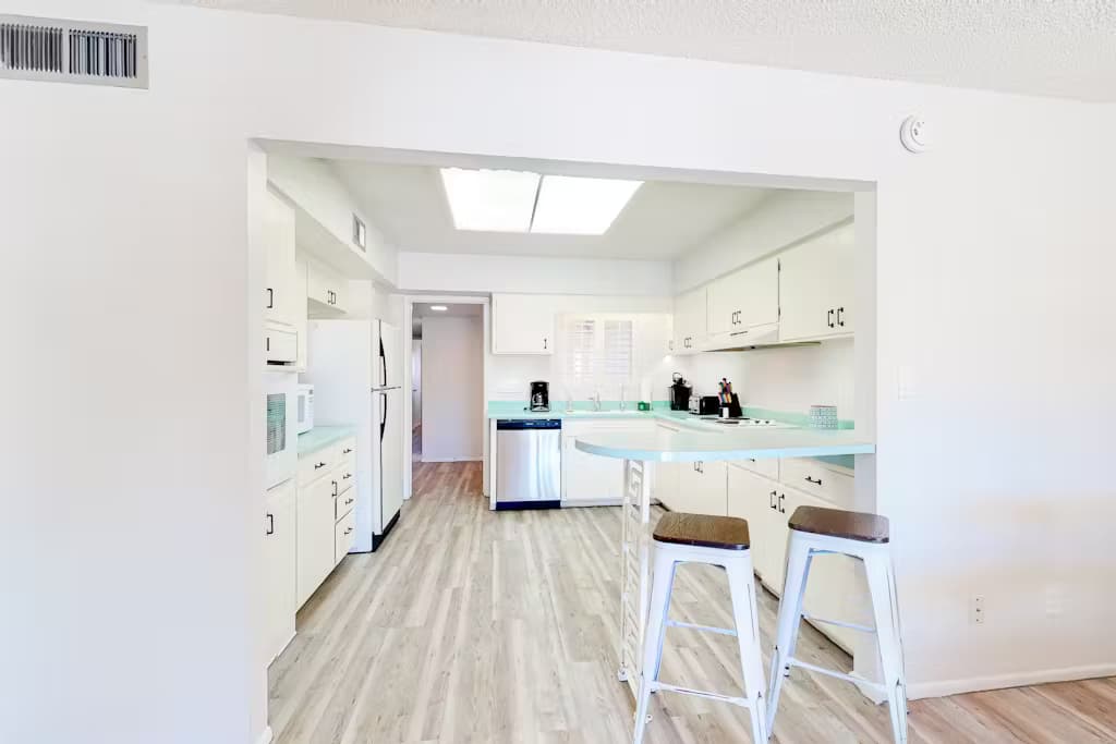 Charming Retro Gem - Image 10