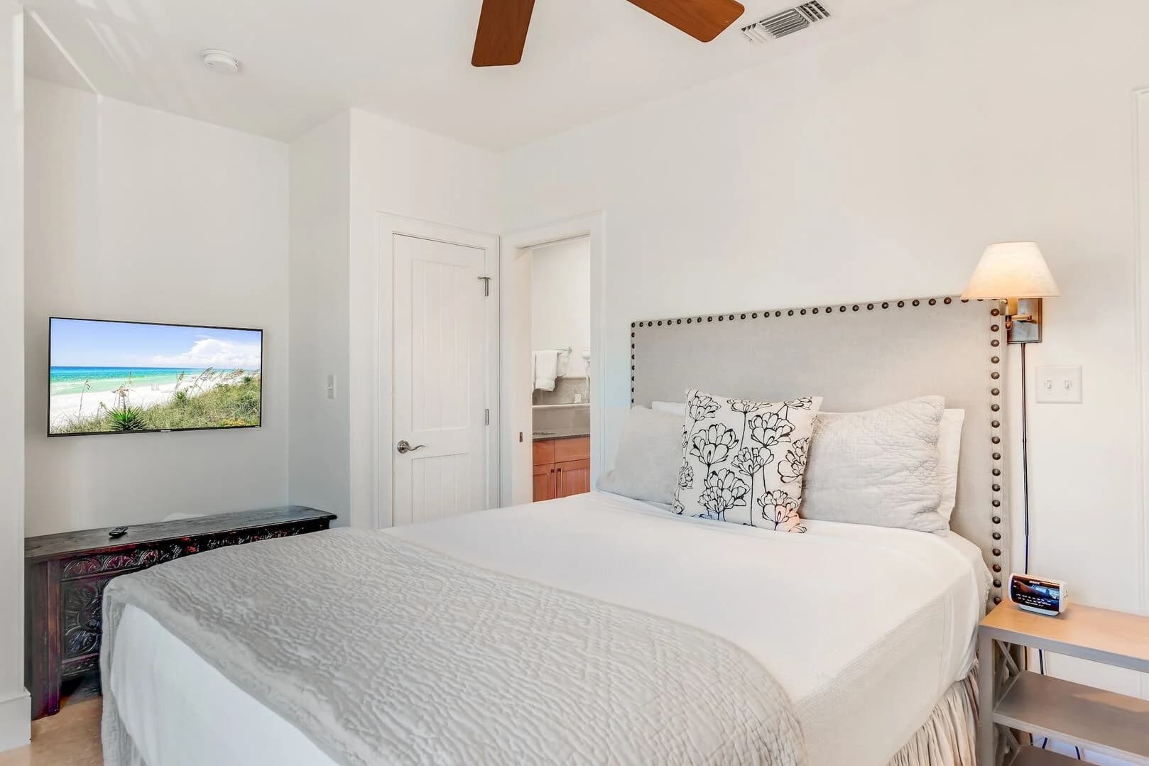 Main Street Penthouse - Image 15