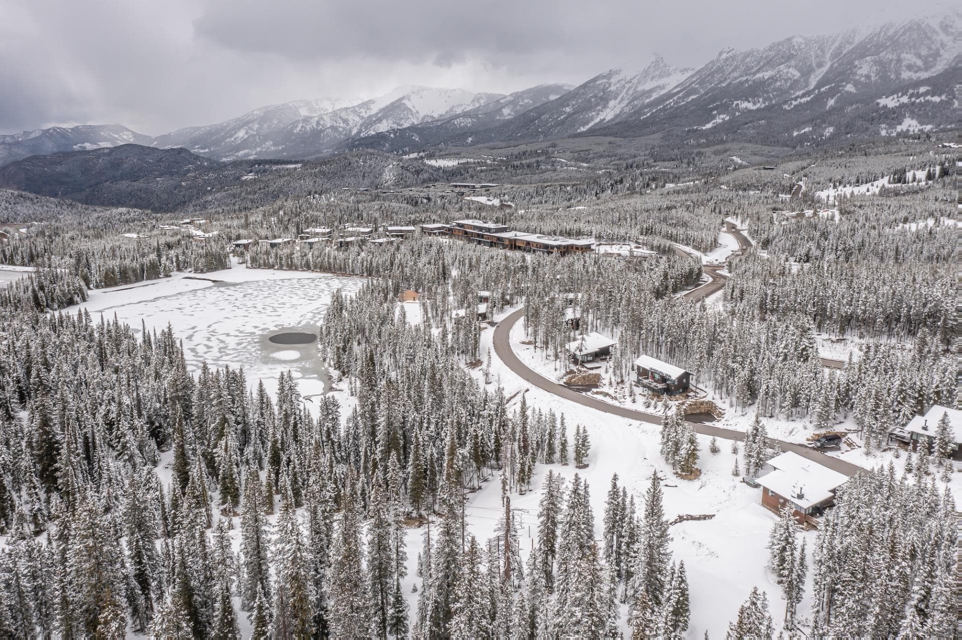 Lake Cabin #20 - Image 39