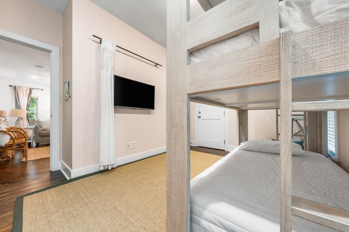 Story House - Image 15