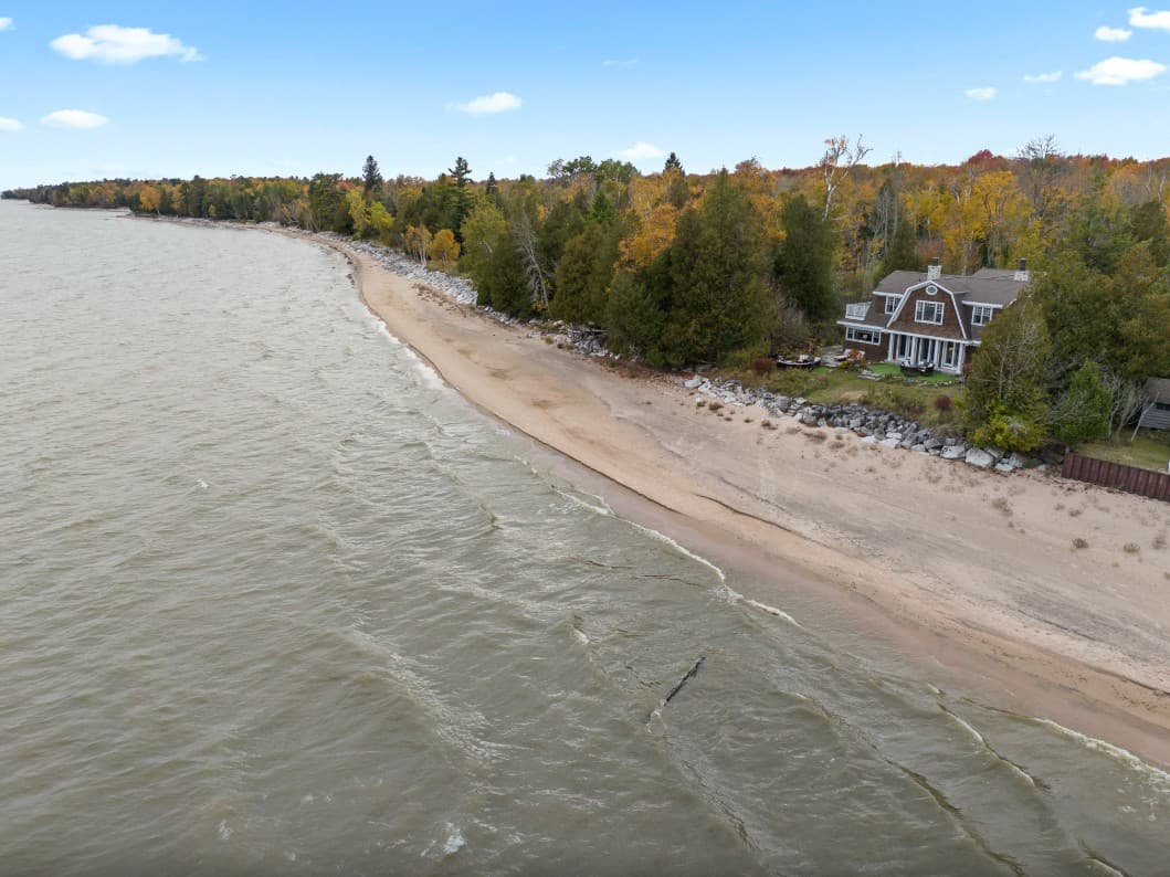 Goettelman's Lake House - Image 3