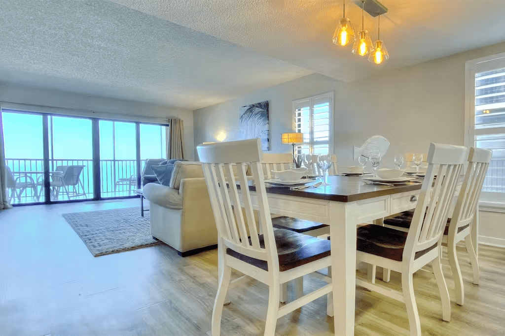 Reflections on the Gulf - Image 7