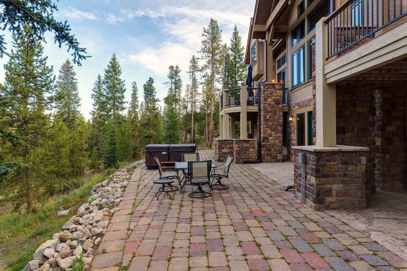 Mont Vista Chateau - Image 2