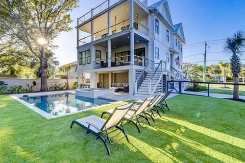 39th Avenue Villa - Image 1