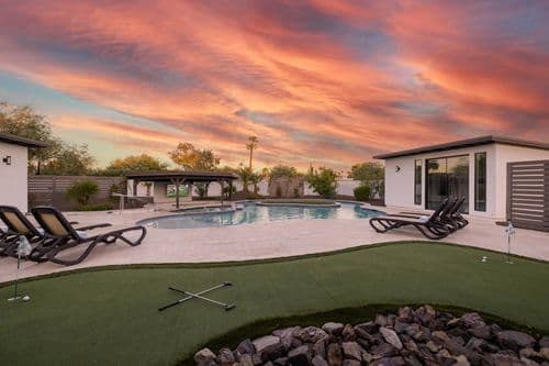 Luxe Resort Retreat - Image 47