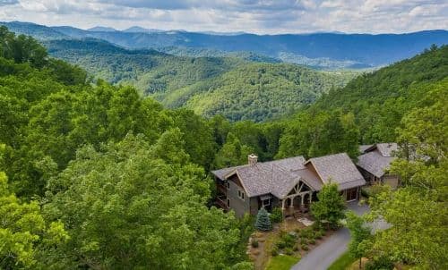 Blue Hole Lodge - Image 1