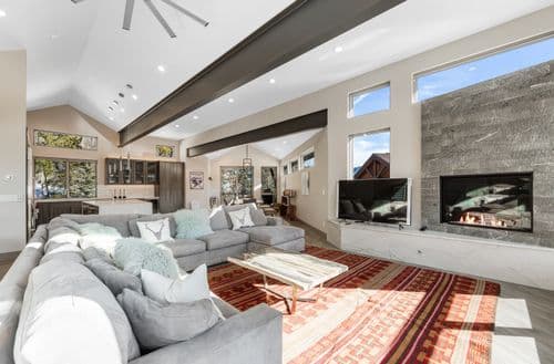 Caravelle House #200 - Image 2