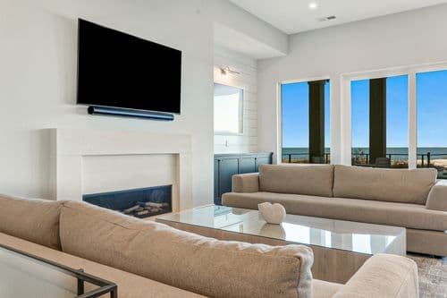 Singleton Oceanfront Home - Image 2