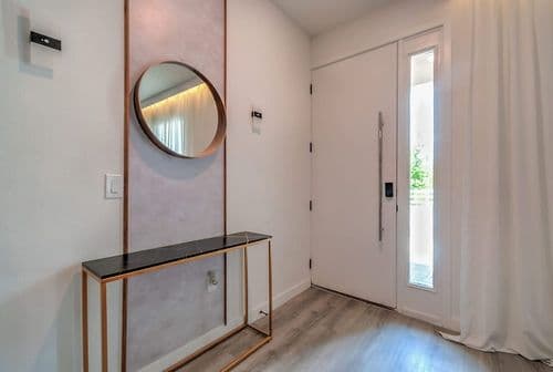 Sapphire Stay - Image 2