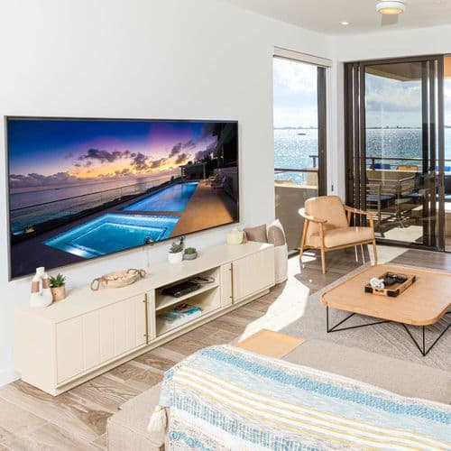 Ocean's Whisper Retreat - Image 1