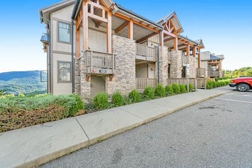 Red Tail Home - Image 25