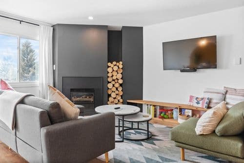 Nordic Mountain Haven - Image 1