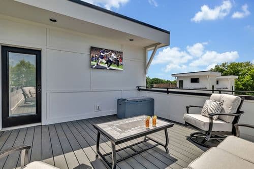 Rooftop Bass - Image 1