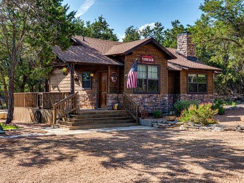 Cedar Bliss Texas Cabin - Image 1